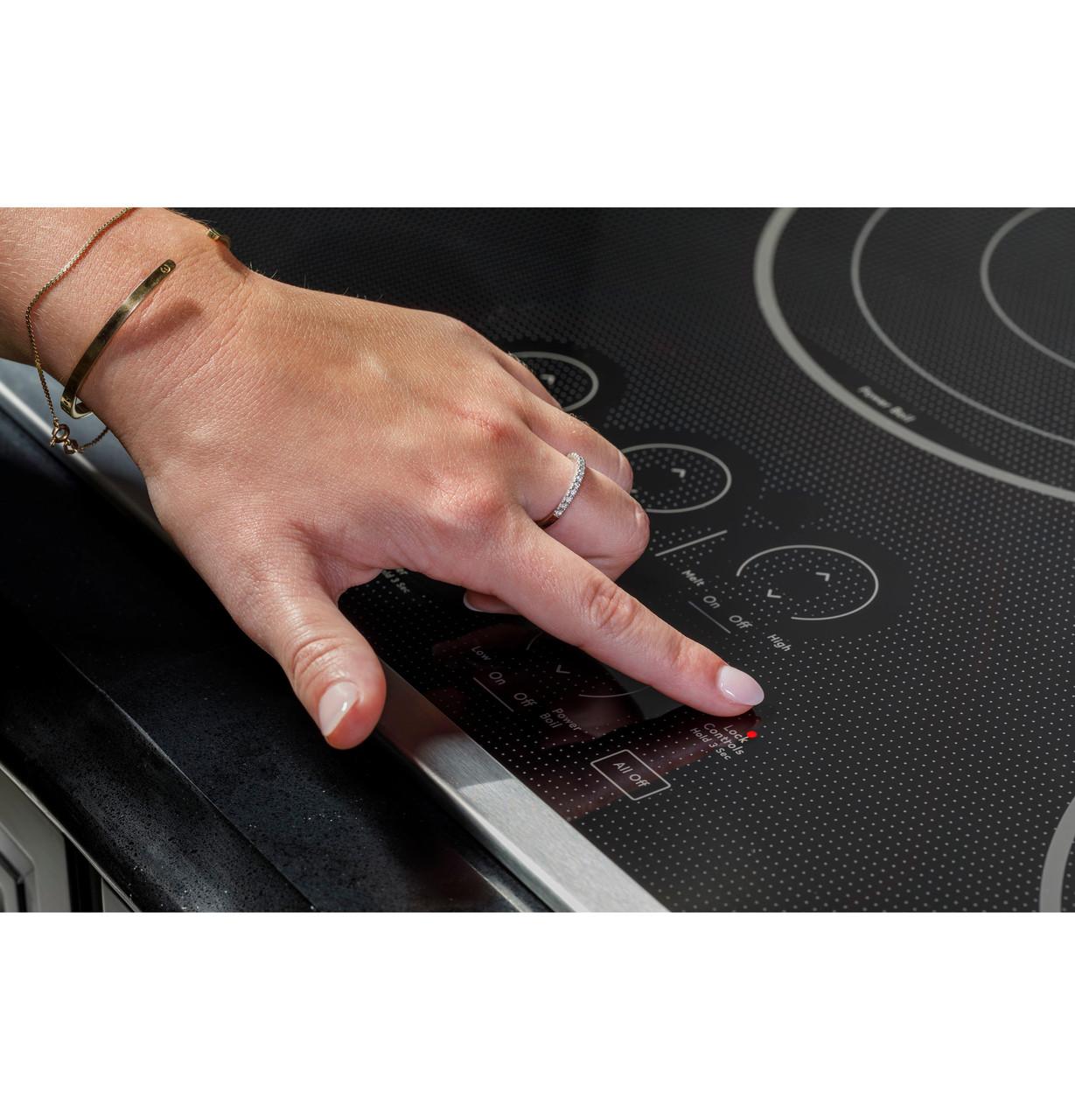 Cafe CEP90301TBB Café&#8482; 30" Touch-Control Electric Cooktop