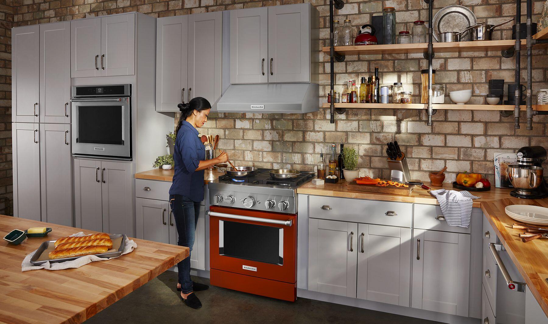 Kitchenaid KFDC500JSC Kitchenaid® 30'' Smart Commercial-Style Dual Fuel Range With 4 Burners - Scorched Orange