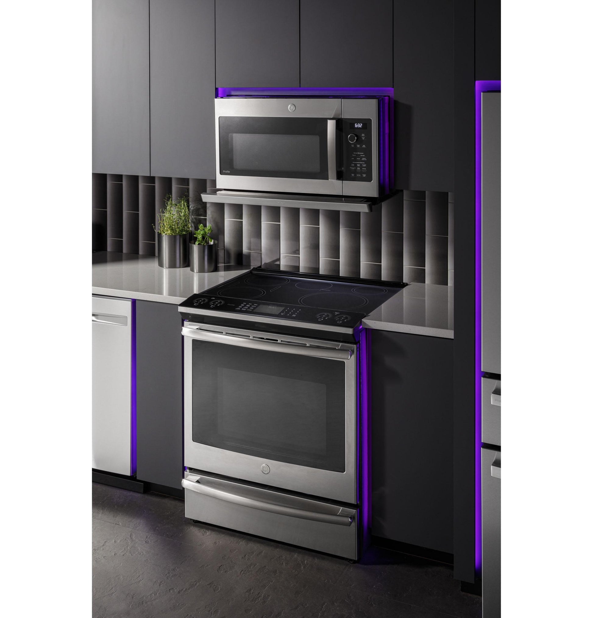 Ge Appliances PVM9225SRSS Ge Profile™ 2.2 Cu. Ft. Over-The-Range Sensor Microwave Oven