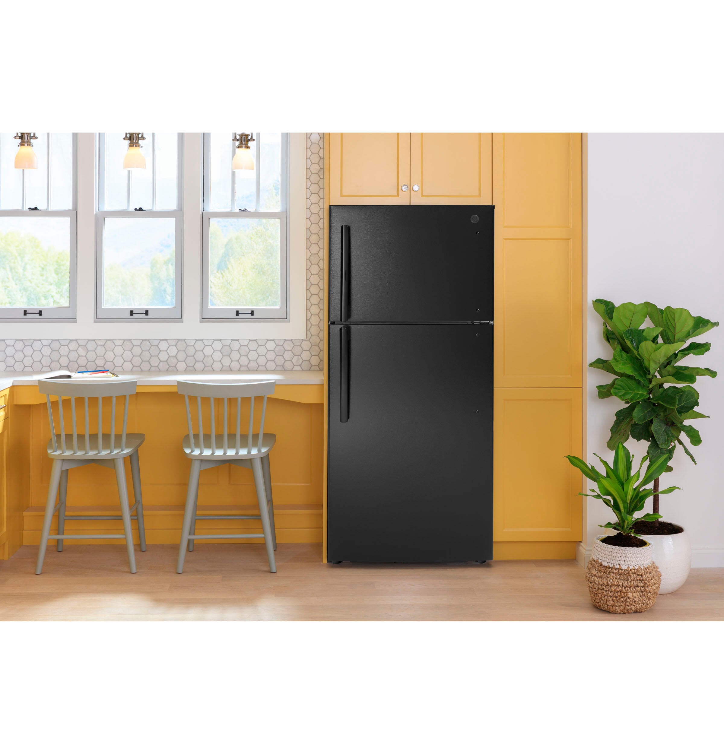 Ge Appliances GTE18MTRRBB Ge® Energy Star® 18.3 Cu. Ft. Top-Freezer Refrigerator