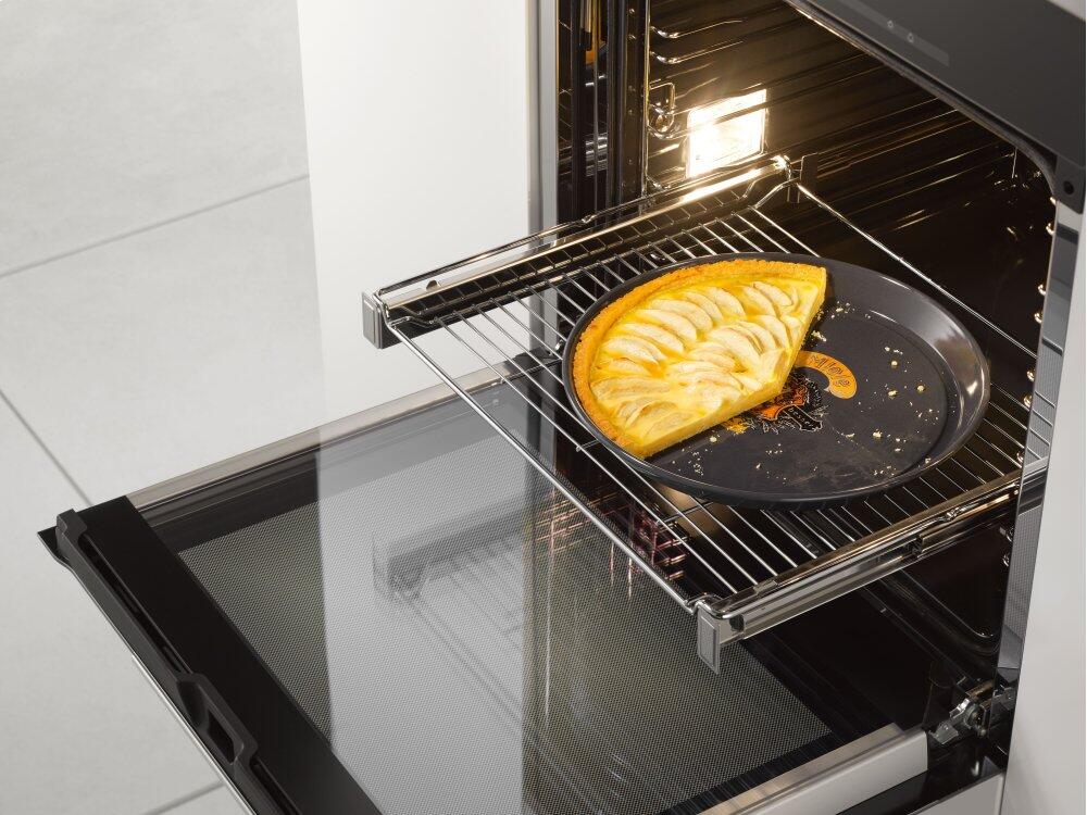 Miele HBFL271 Hbfl 27-1 - Round Baking Tray - Nostalgic Logo With Perfectclean Finish.