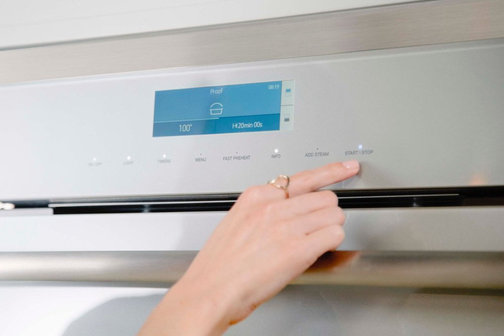 Thermador MED301RWS 30-Inch Masterpiece® Single Built-In Oven With Right Side Opening Door