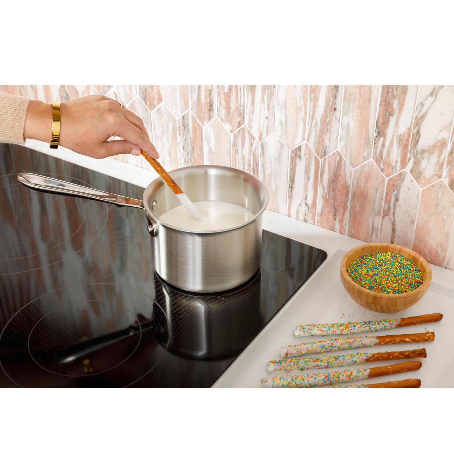 Ge Appliances JEP5036DTBB Ge® 36" Built-In Knob Control Electric Cooktop