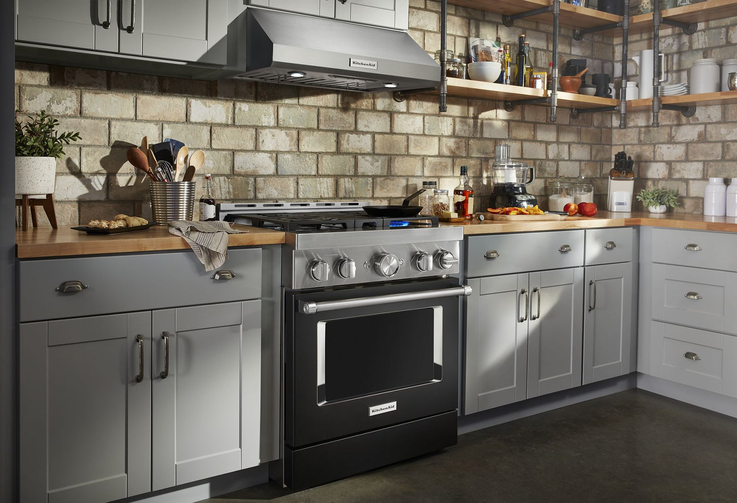 Kitchenaid KFGC500JBK Kitchenaid® 30'' Smart Commercial-Style Gas Range With 4 Burners - Imperial Black