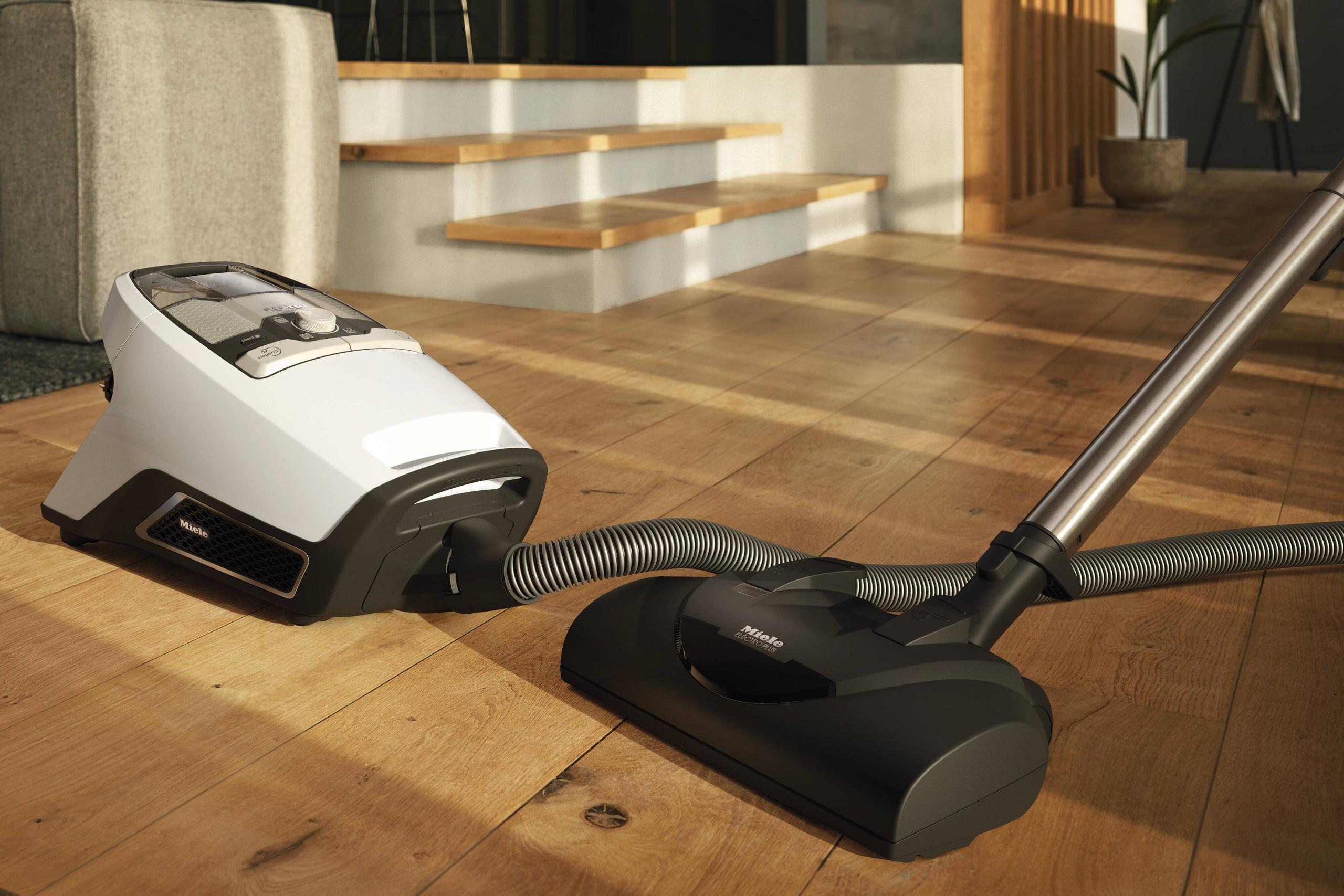 Miele BLIZZARDCX1CATDOGPOWERLINELOTUSWHITE Blizzard Cx1 Cat & Dog Powerline - Bagless Canister Vacuum Cleaners With Electrobrush For Thorough Cleaning Of Heavy-Duty Carpeting.