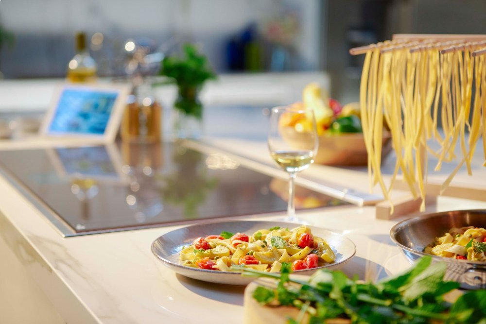 Thermador CIT36XWBB 36-Inch Masterpiece® Freedom® Induction Cooktop, Frameless