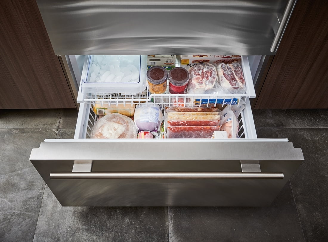 Sub-Zero BI36UIDSPHRH 36" Classic Over-And-Under Refrigerator/Freezer With Internal Dispenser