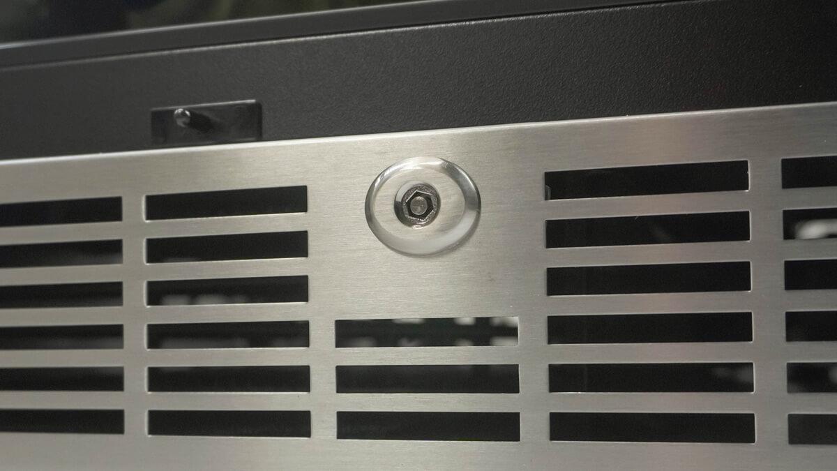 Silhouette SPRAR055D1SS Niagara - 5.5 Cu. Ft. Beverage Center