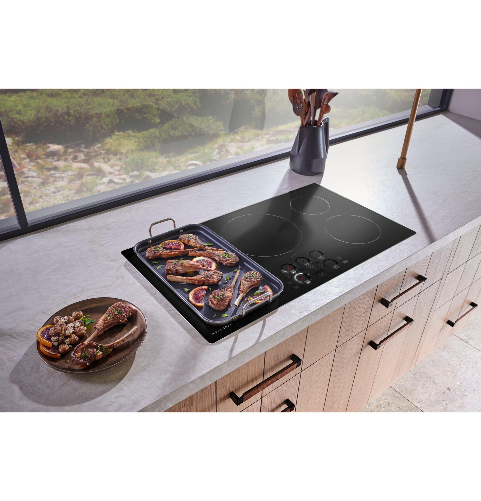 Monogram ZHU30RDTBB Monogram 30" Induction Cooktop
