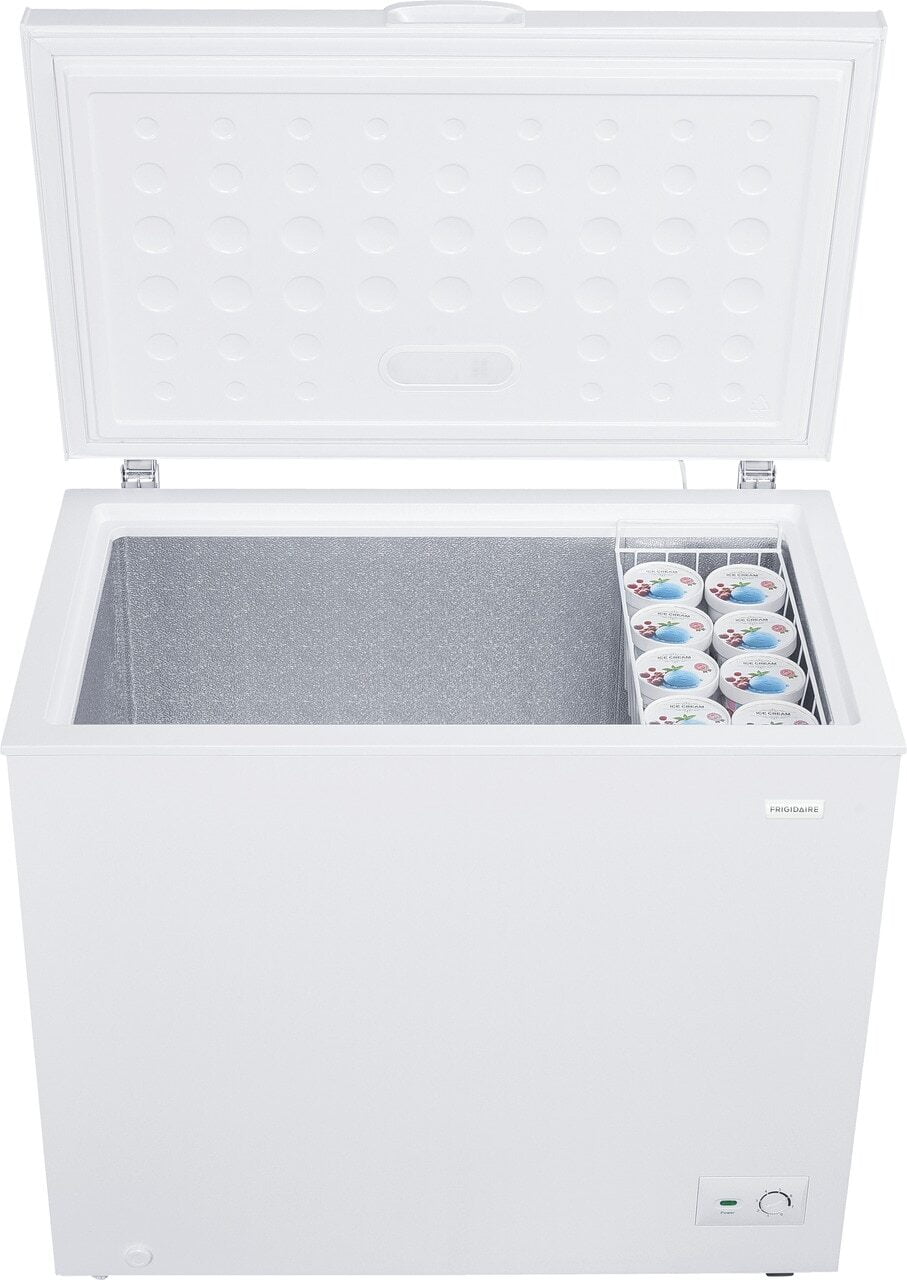 Frigidaire FFCS0922AW Frigidaire 8.7 Cu. Ft. Chest Freezer