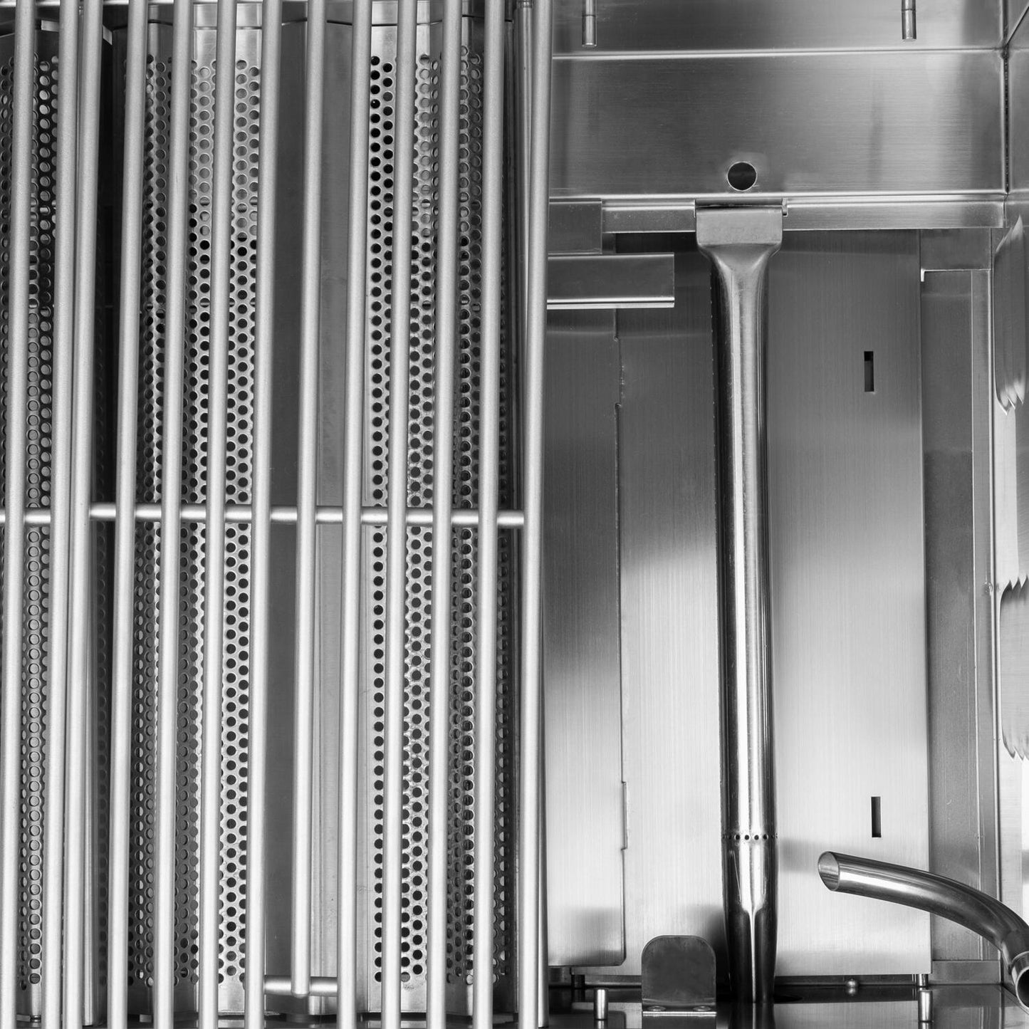 Blaze Grills BLZ4LBMLP Prelude Lbm 32" 4-Burner Grill, With Fuel Type - Propane