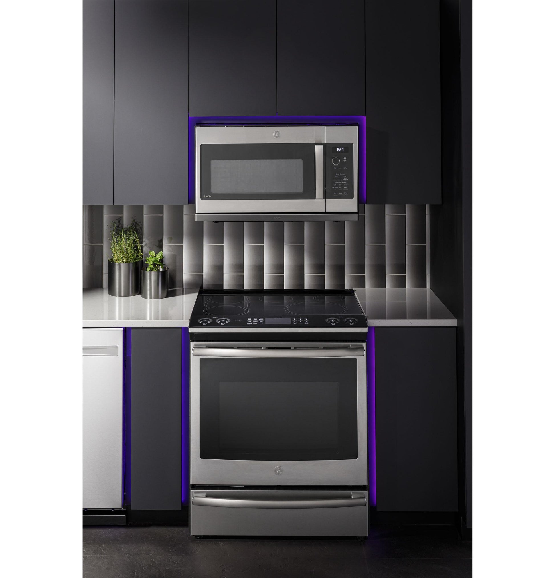 Ge Appliances PVM9225SRSS Ge Profile™ 2.2 Cu. Ft. Over-The-Range Sensor Microwave Oven