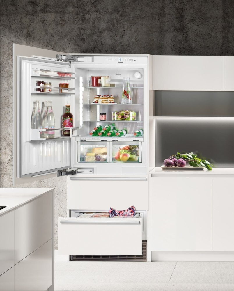 Liebherr HCB1581 30" Combined Refrigerator-Freezer With Biofresh And Nofrost For Integrated Use