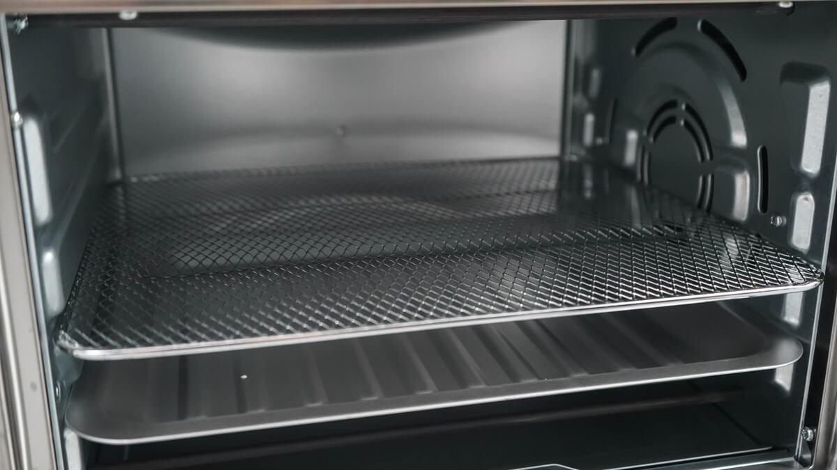 Danby DBTO0961ABSS Danby 0.9 Cu. Ft./25L Convection Toaster Oven With Air Fry Technology, Digital Lcd Display