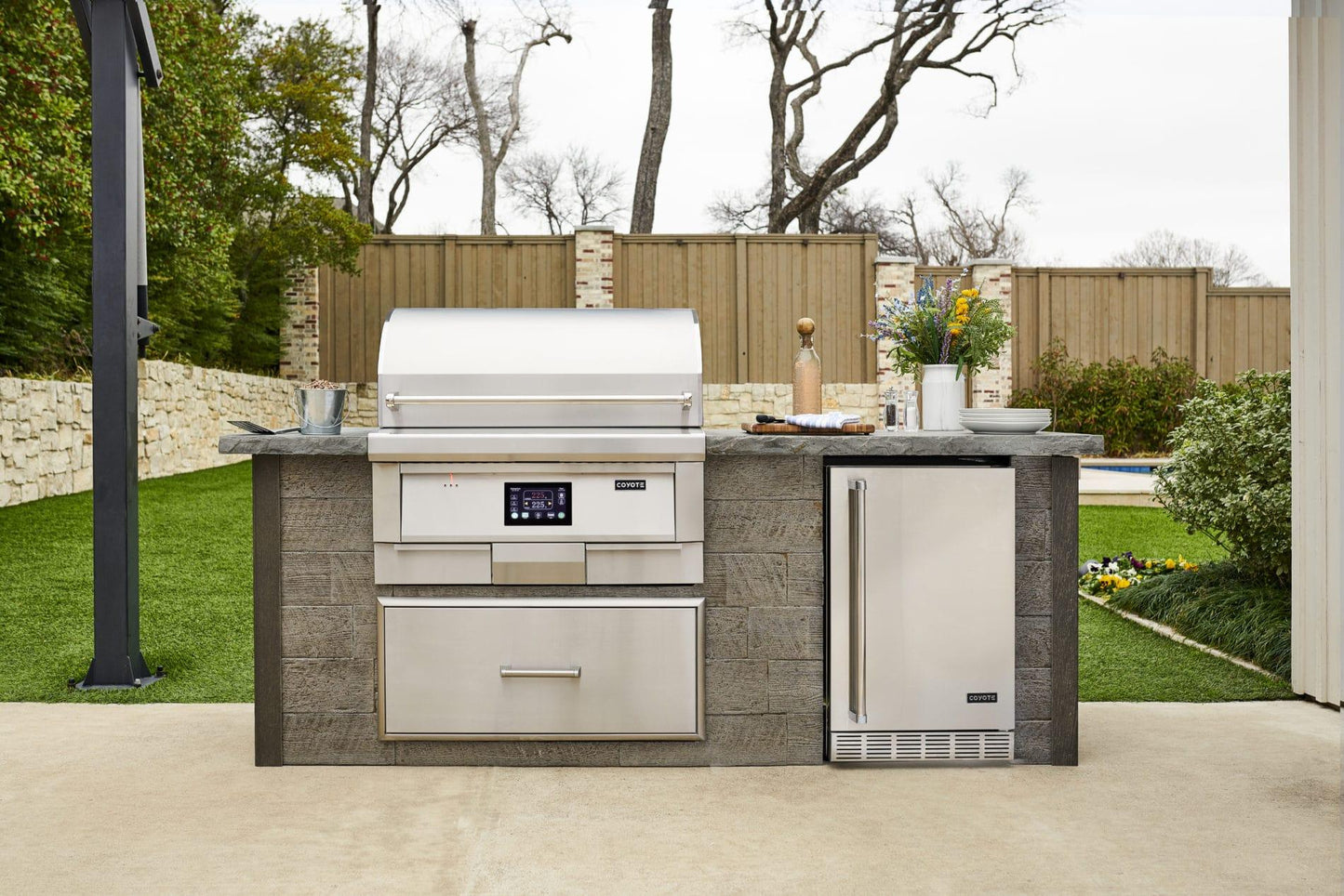 Coyote C1P36 36" Pellet Grill