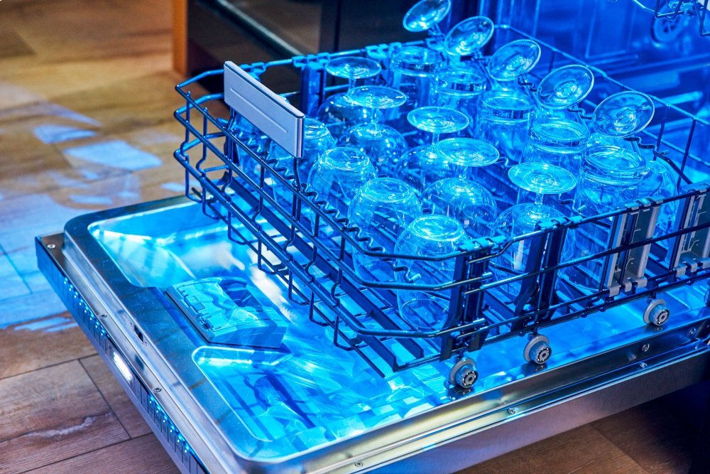 Thermador DWHD771WFM 24-Inch Masterpiece® Stainless Steel Glass Care Center Dishwasher