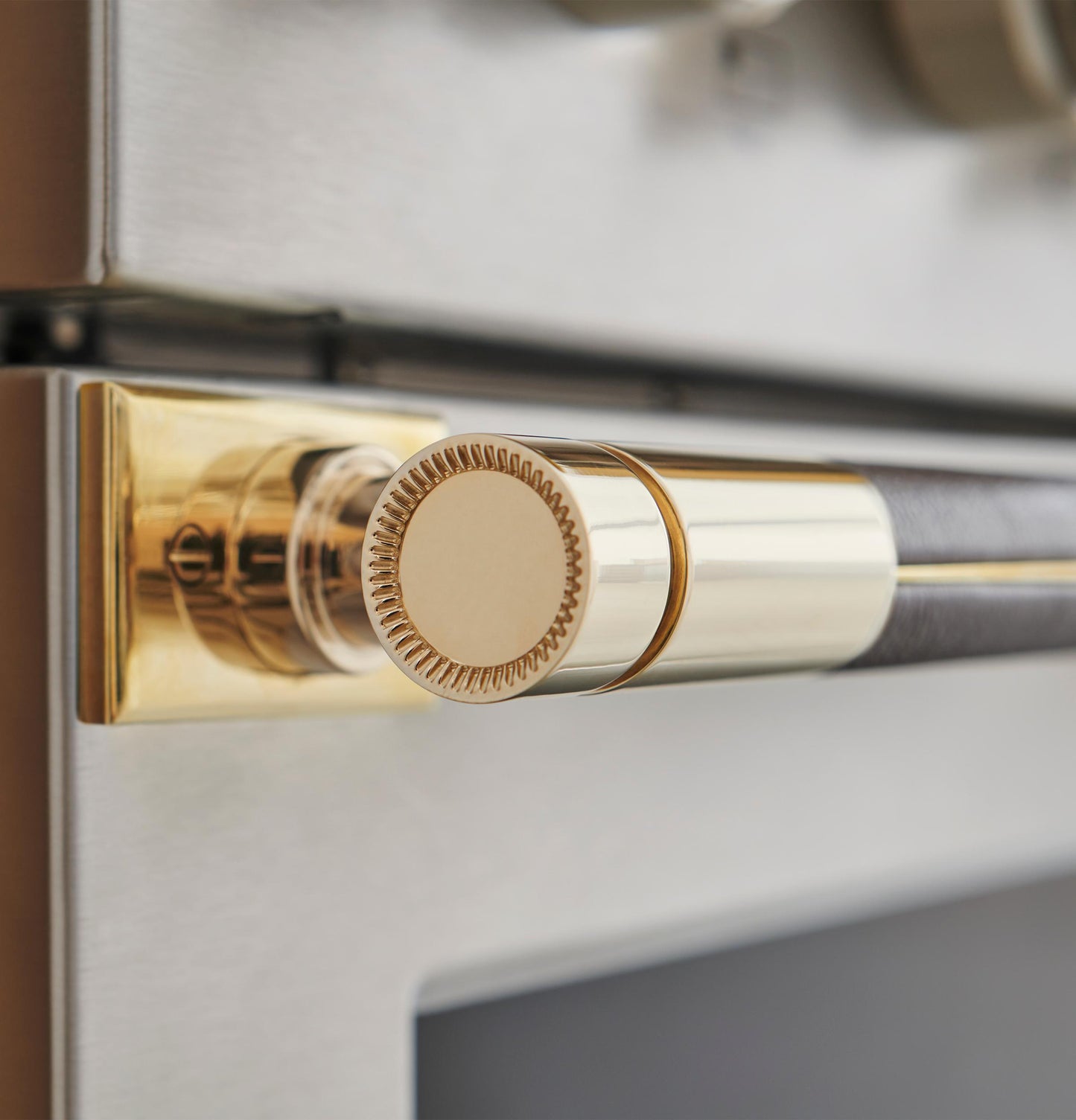 Monogram ZXPR36HKTB1 Monogram 36" Designer Collection Brass Handle For Pro Range