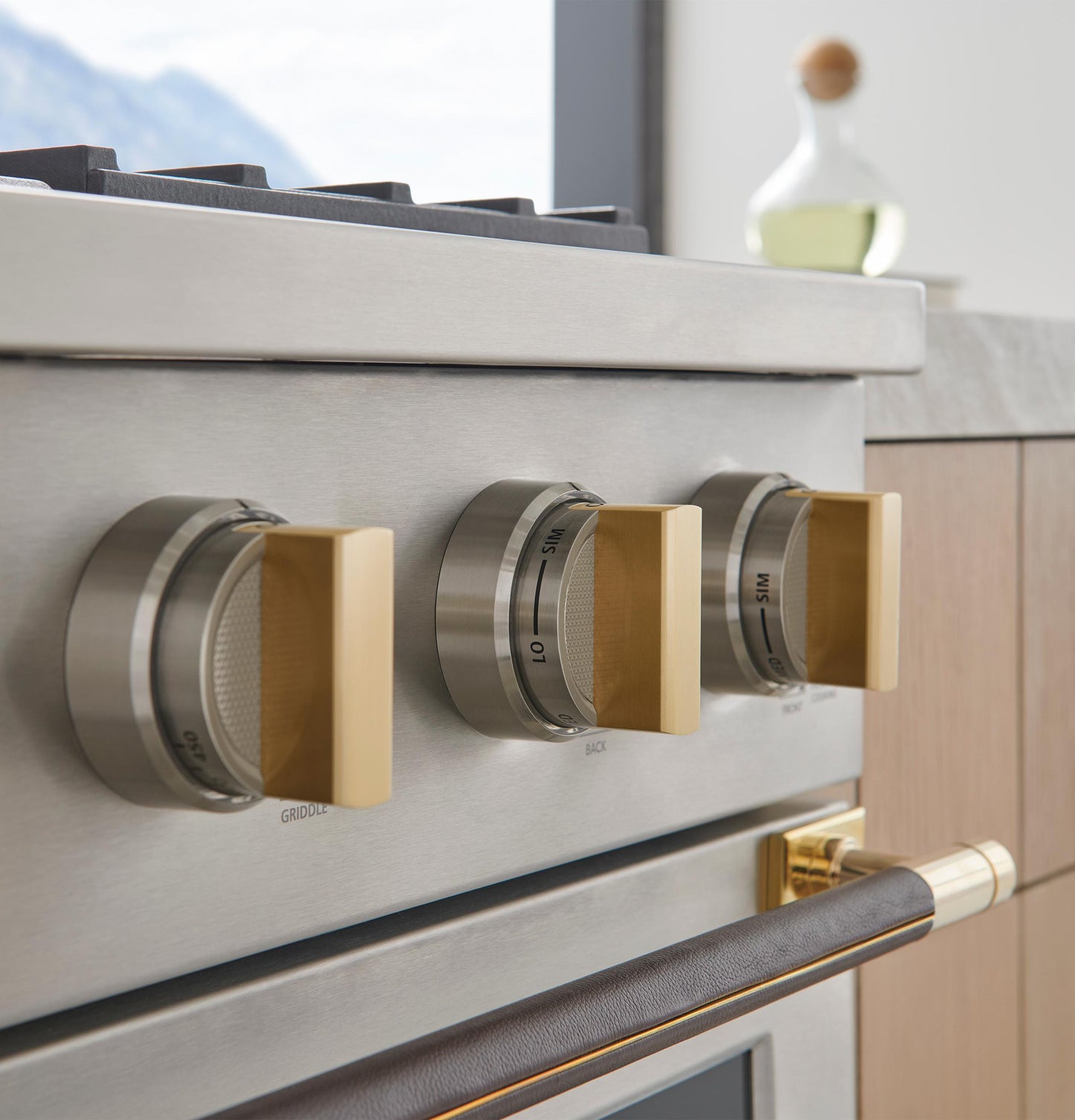 Monogram ZXPR48HLTB1 Monogram 48" Designer Collection Brass Long Handle For Pro Range