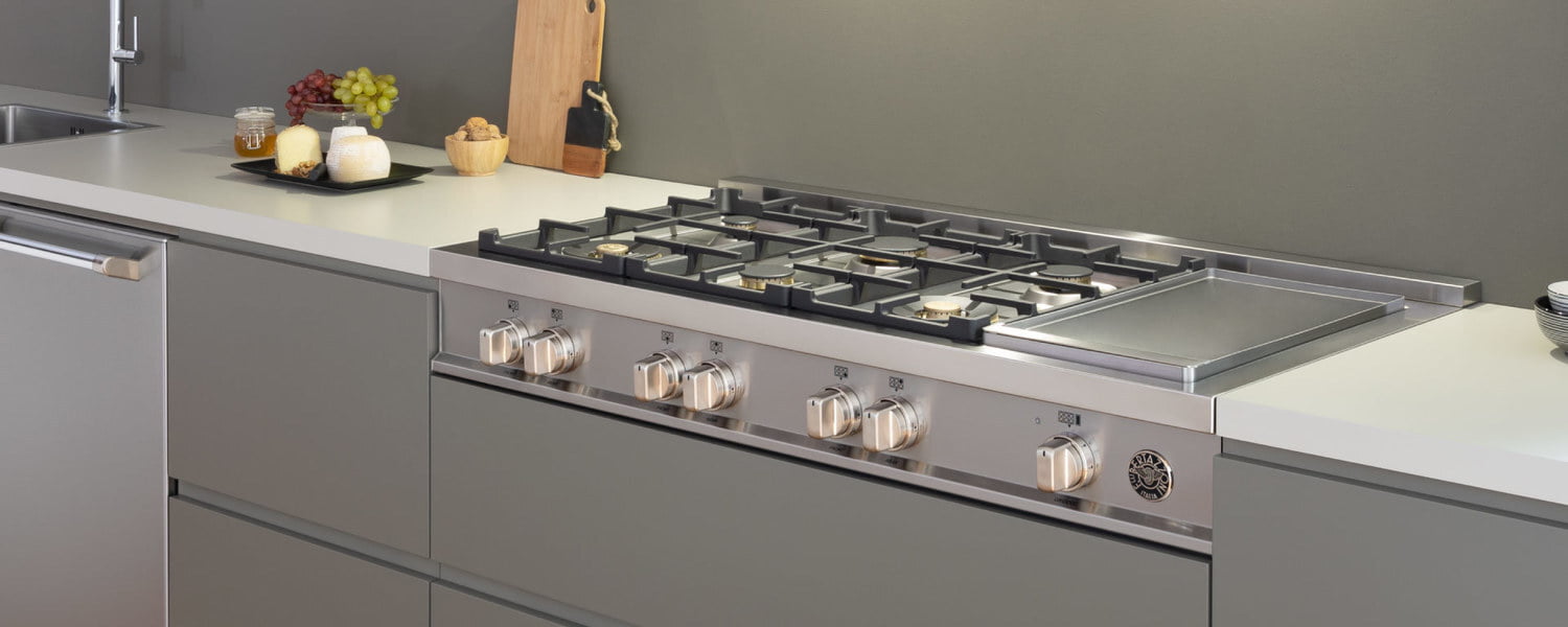 Bertazzoni MAST486GRTBXT 48 Gas Rangetop 6 Brass Burners + Electric Griddle Stainless Steel