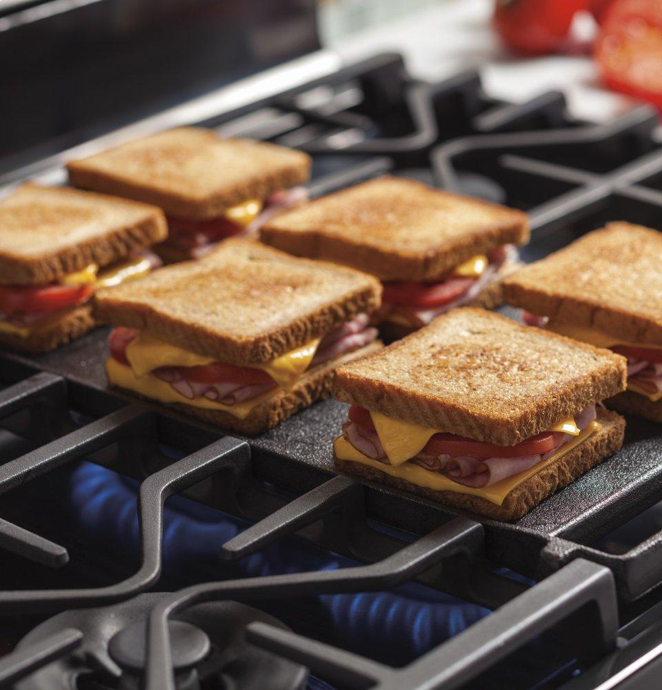 Ge Appliances P2B940SEJSS Ge Profile™ 30" Smart Dual-Fuel Free-Standing Convection Range With Warming Drawer