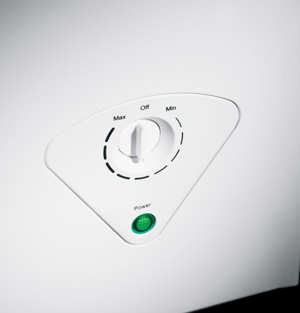 Ge Appliances FCM5STWW Ge® 5.0 Cu. Ft. Manual Defrost Chest Freezer