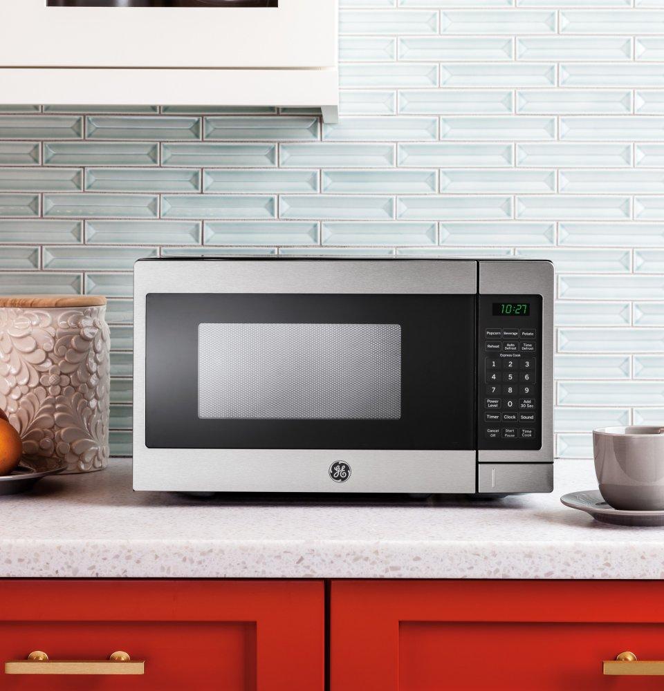 Ge Appliances JEM3072SHSS Ge® 0.7 Cu. Ft. Capacity Countertop Microwave Oven