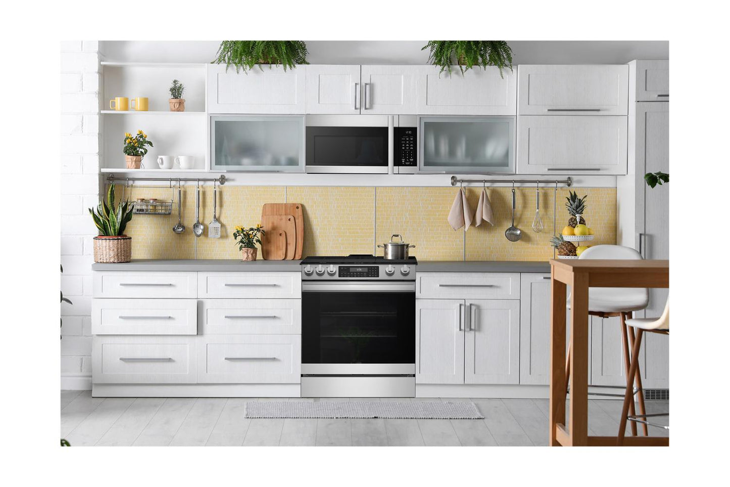 Sharp SSG3065JS 30 In. Gas Convection Slide-In Range With Air Fry